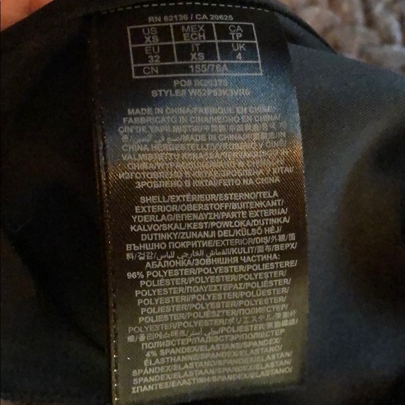 Guess halter style black & white blouse - Picture 7 of 8